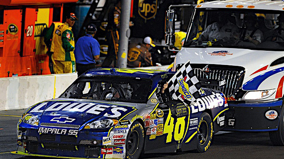 Hendrick teams keep streaks intact