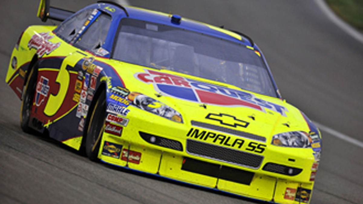 Martin scores second pole, three Hendrick drivers to start in top 10 at Bristol