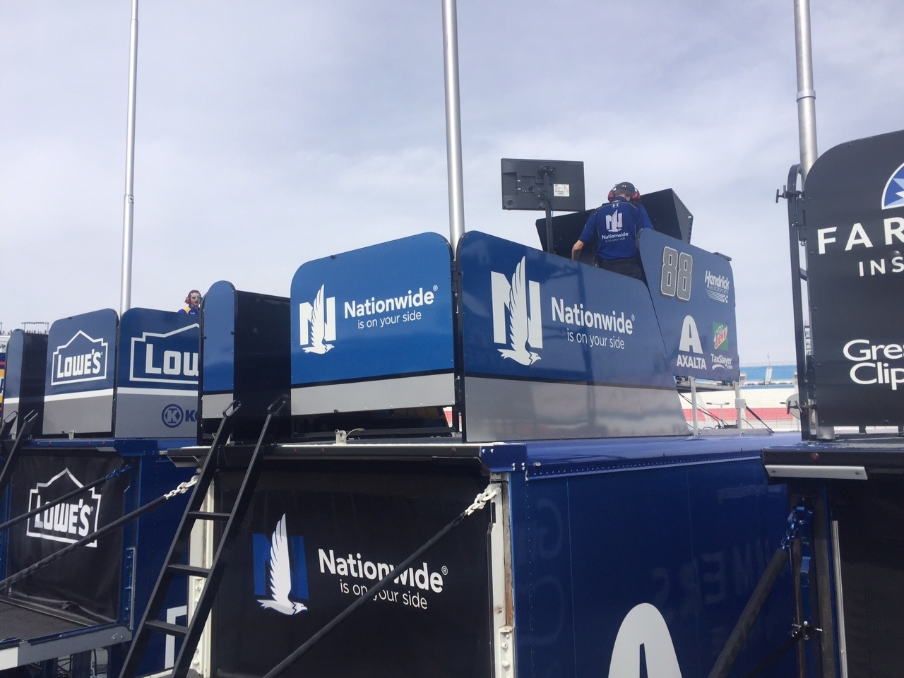 Thursday brings Las Vegas testing Hendrick Motorsports