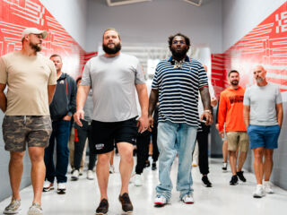 The NFL's Cleveland Browns visit Hendrick Motorsports campus | Images
