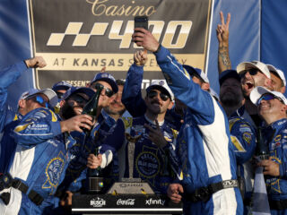 'It's peaking at the right time': Chase Elliott, Alan Gustafson talk Kansas win, Round of 8 approach in 'Winner's Seat'