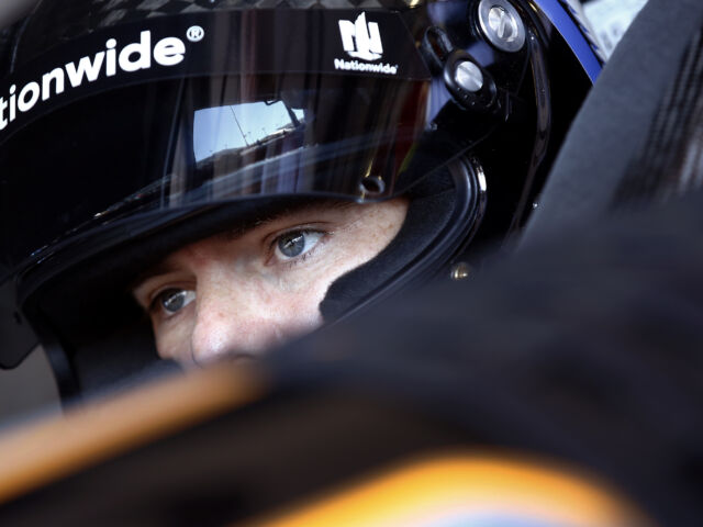 Andrew Gordon Racing Shots of the Race: Gordon at Darlington | Hendrick Motorsports