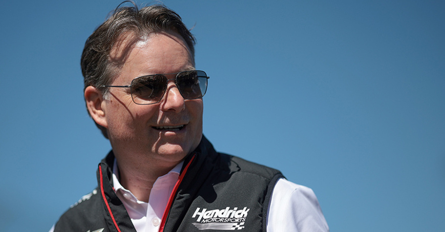 Jeff Gordon Details the Off-Season Grind for HMS to Continue Their Championship Legacy